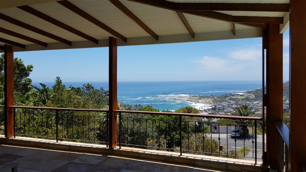 4 Bed House in Camps Bay photo number 7