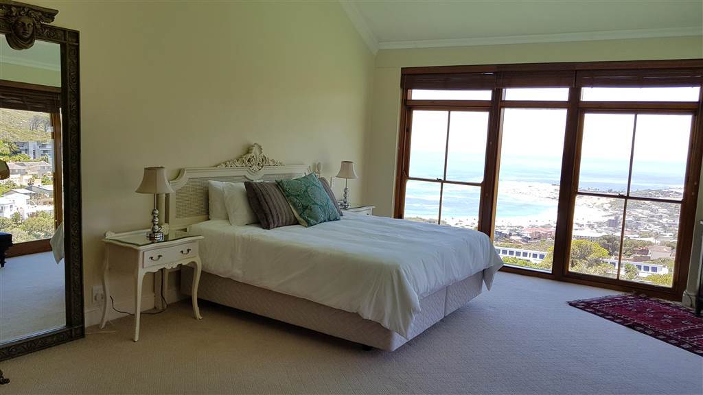 4 Bed House in Camps Bay photo number 23