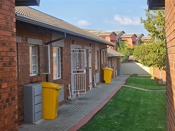 2 Bedroom Townhouse 2 Bedroom Townhouse