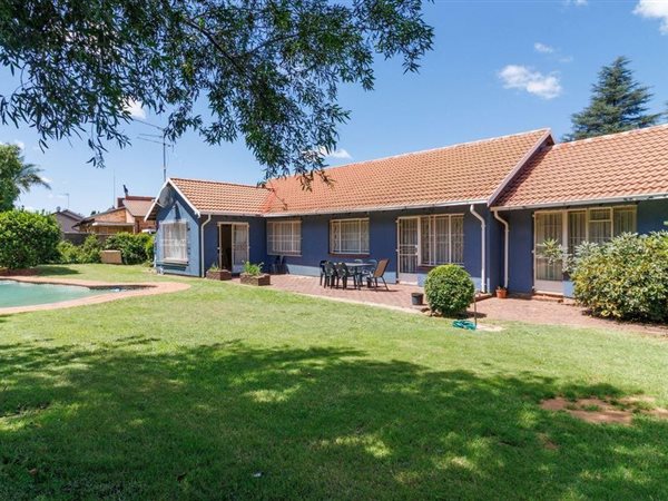 4 Bedroom House 4 Bedroom House