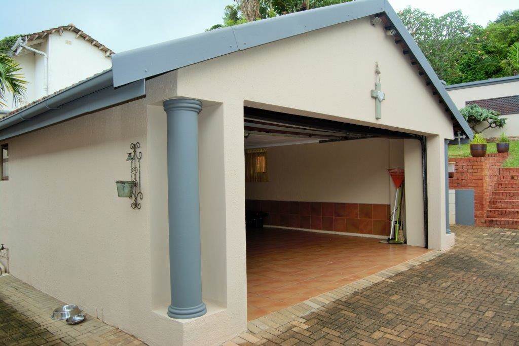 4 Bed House in Uvongo photo number 23
