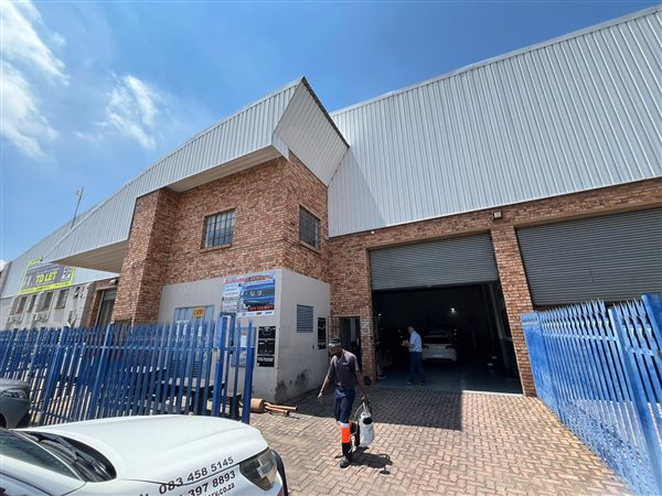 285  m² Industrial space in Jet Park