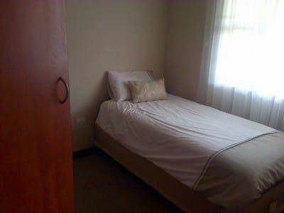 2 Bed Apartment in Sinoville photo number 4