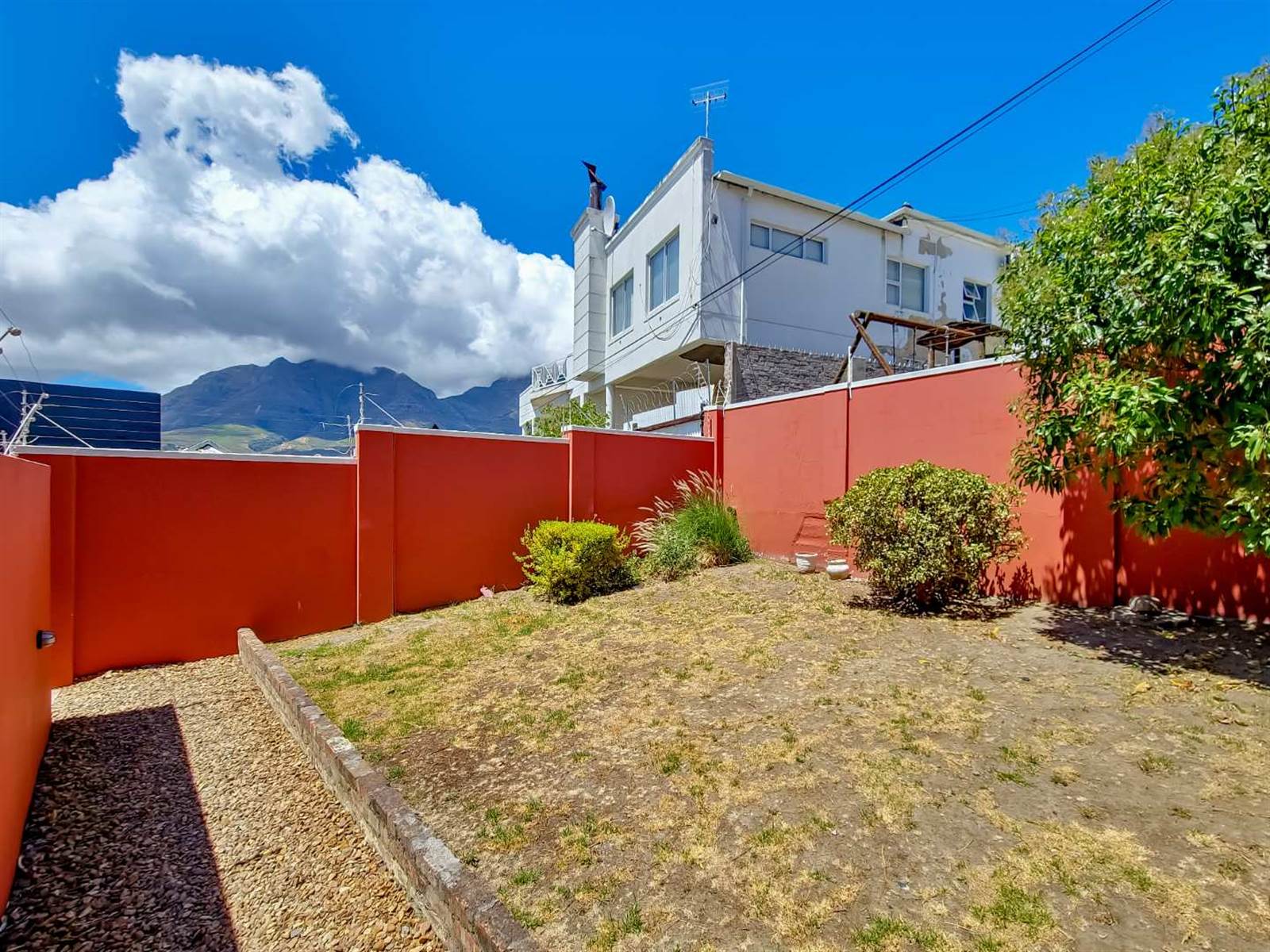 1 Bed Apartment in Bo-Kaap photo number 26