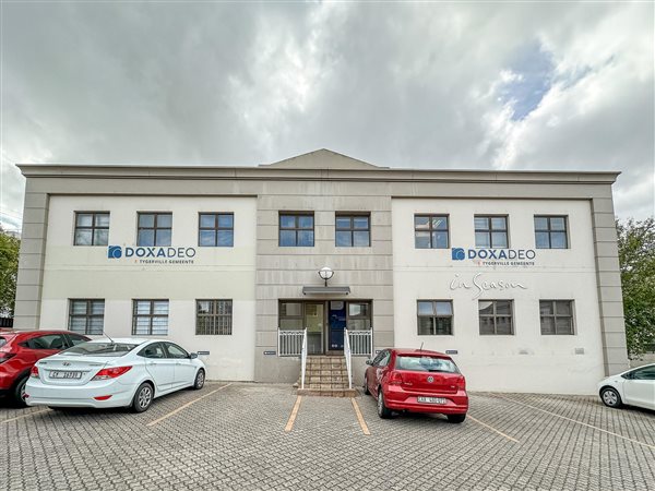355  m² Commercial space