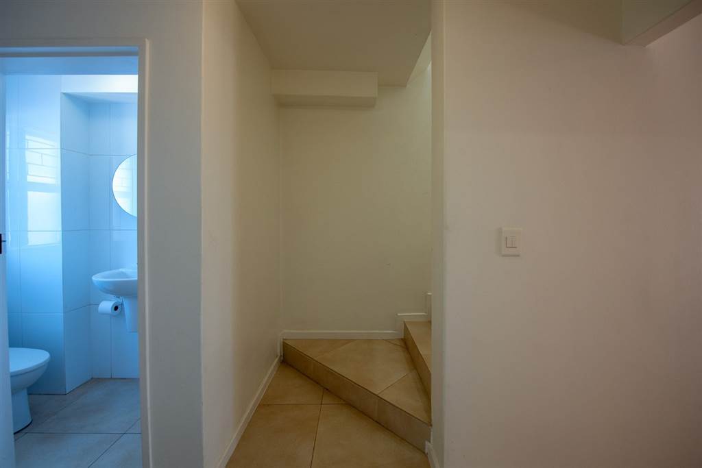 2 Bed Townhouse in Woodbridge Island photo number 9
