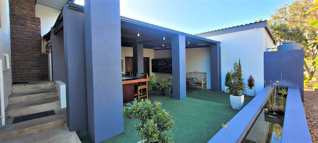 4 Bed House in Swellendam photo number 16