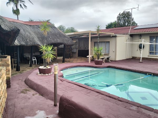 4 Bedroom House 4 Bedroom House