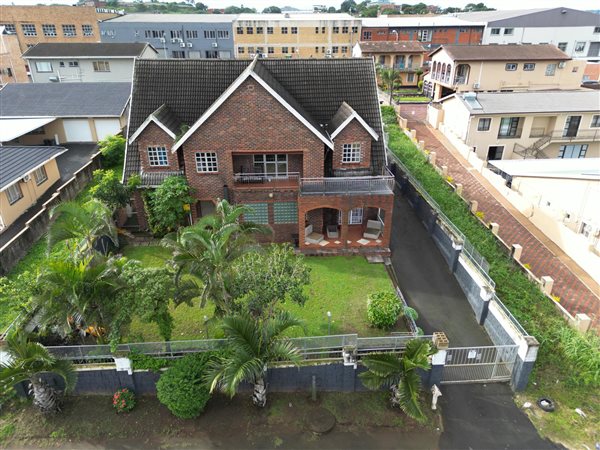 5 Bedroom House 5 Bedroom House