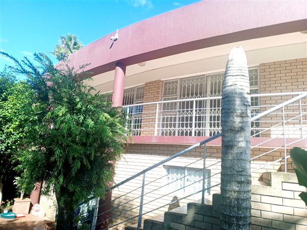 8 Bedroom House
