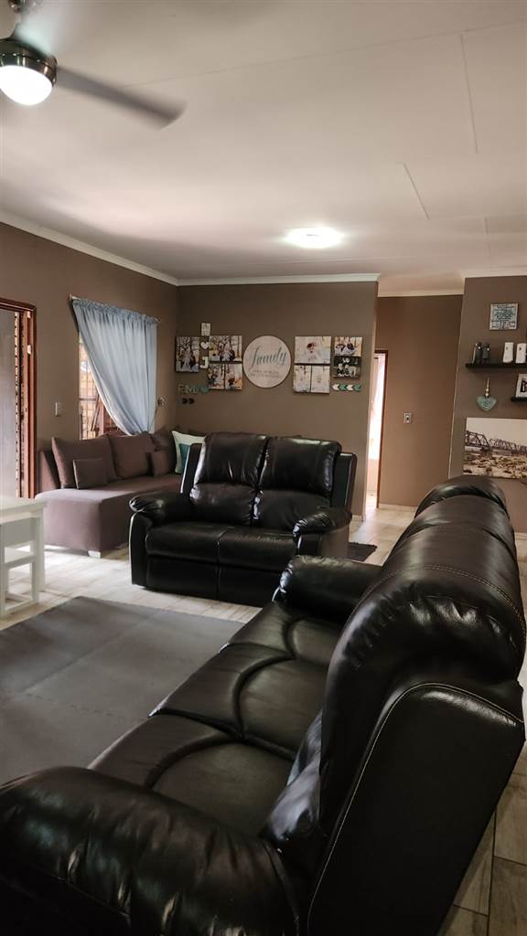 3 Bed Townhouse in Kriel photo number 6