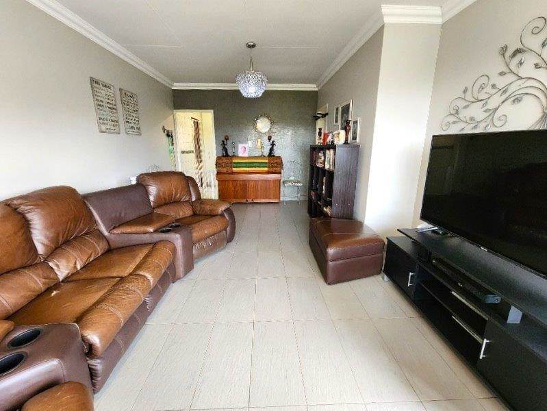2 Bed Townhouse in The Wolds photo number 8