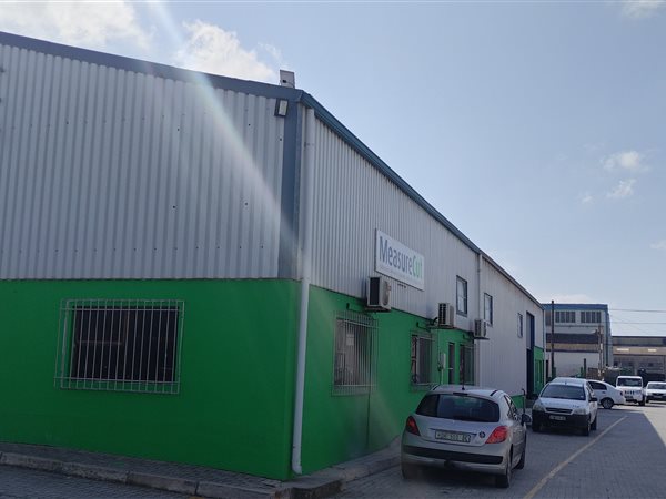 800  m² Industrial space