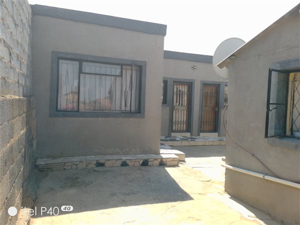 2 Bed House in Zola