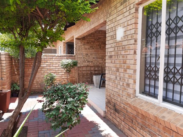 2 Bed Townhouse in Penina Park