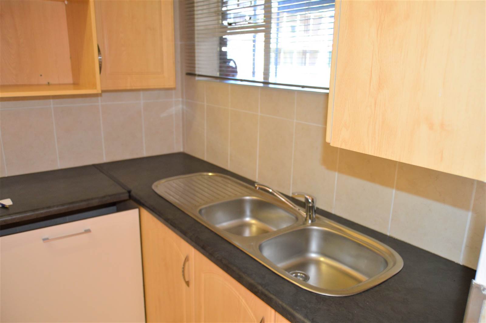 2 Bed Flat in Morninghill photo number 6