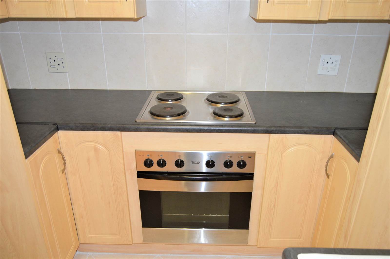 2 Bed Flat in Morninghill photo number 5