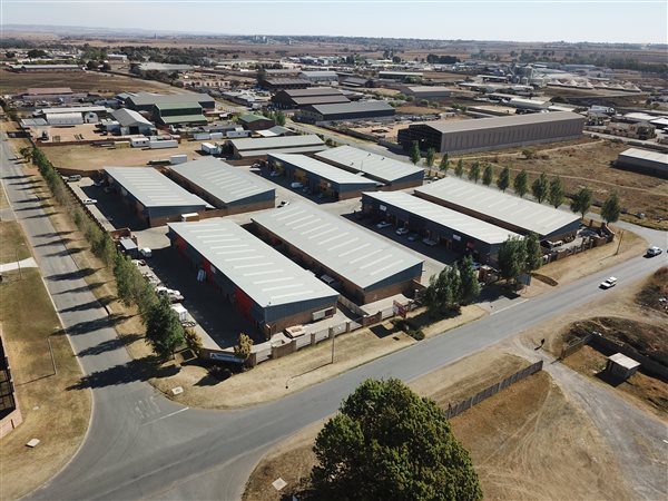240 m² Industrial space 240 m² Industrial space