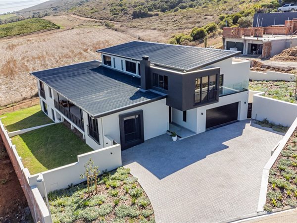5 Bedroom House