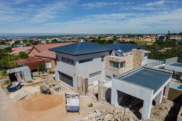 5 Bed House in Stilbaai photo number 1