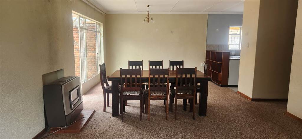 2 Bed House in Standerton Central photo number 5