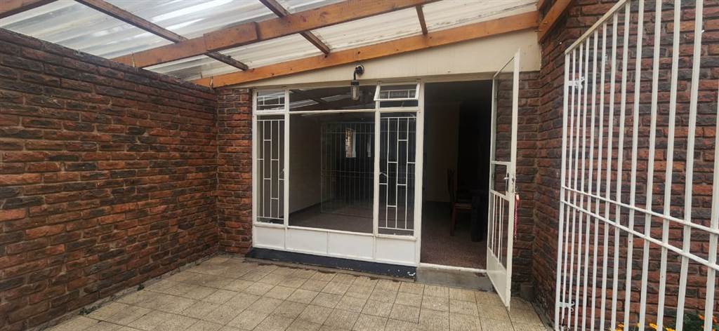 2 Bed House in Standerton Central photo number 19