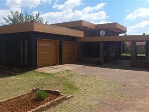 3 Bed House in Steel Park