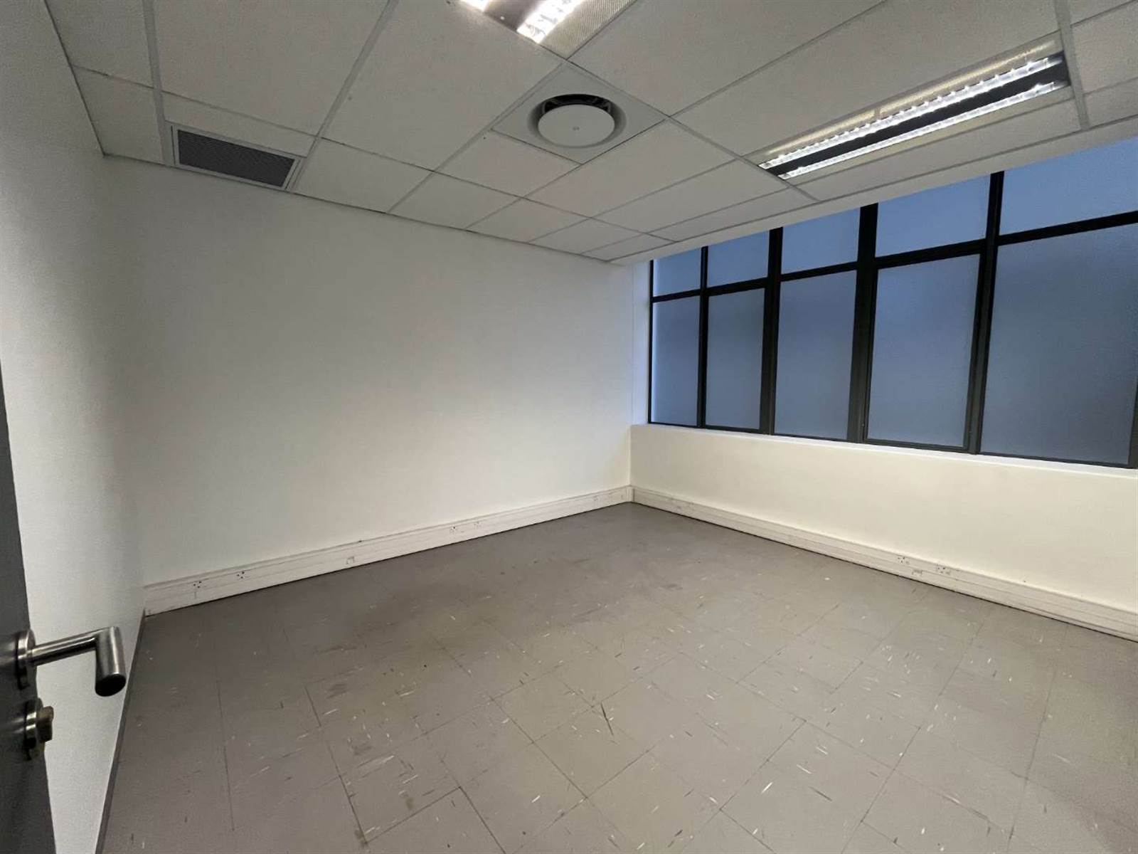 1020  m² Office Space in Cape Town City Centre photo number 23