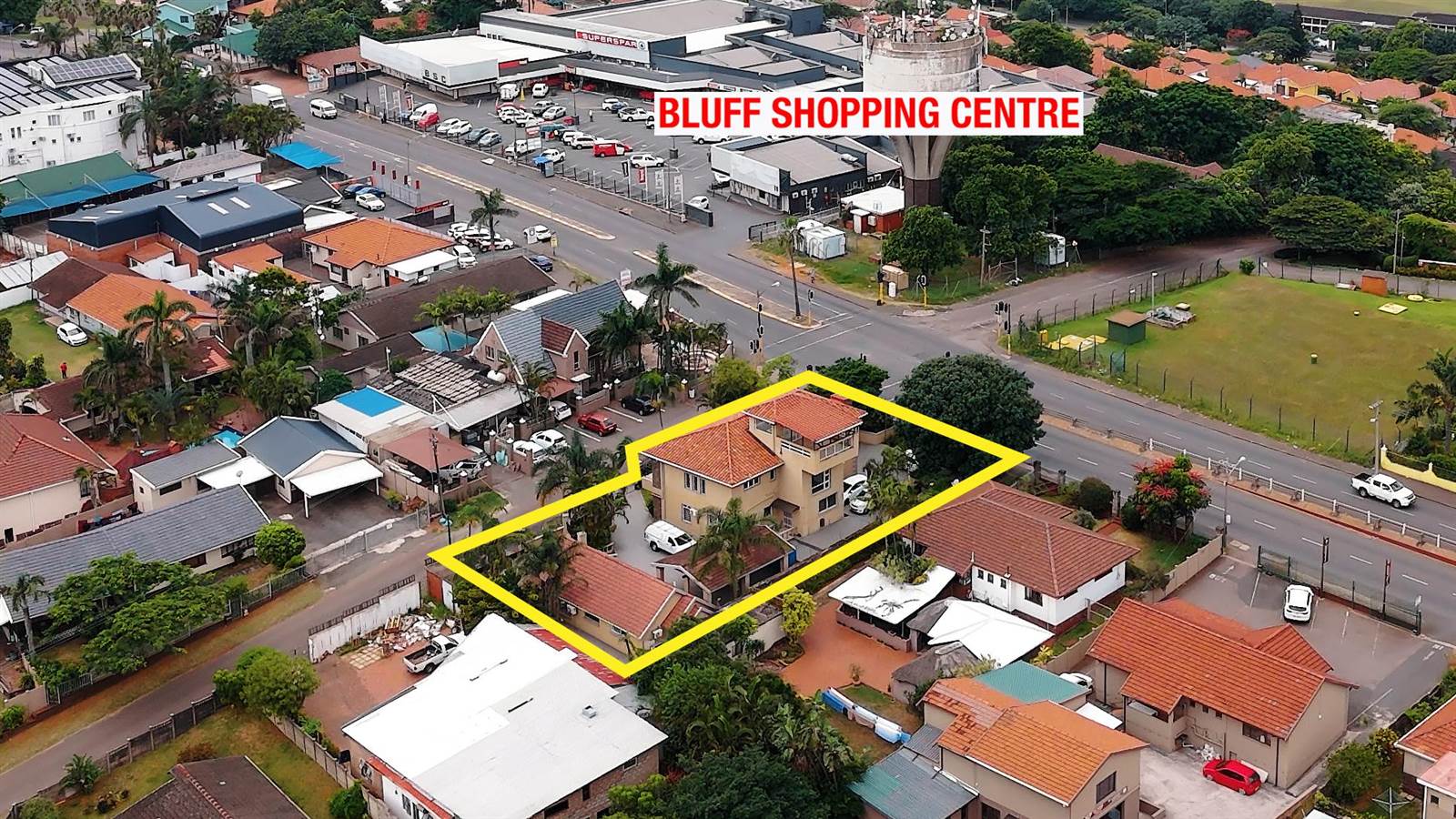 250  m² Commercial space in Bluff photo number 1