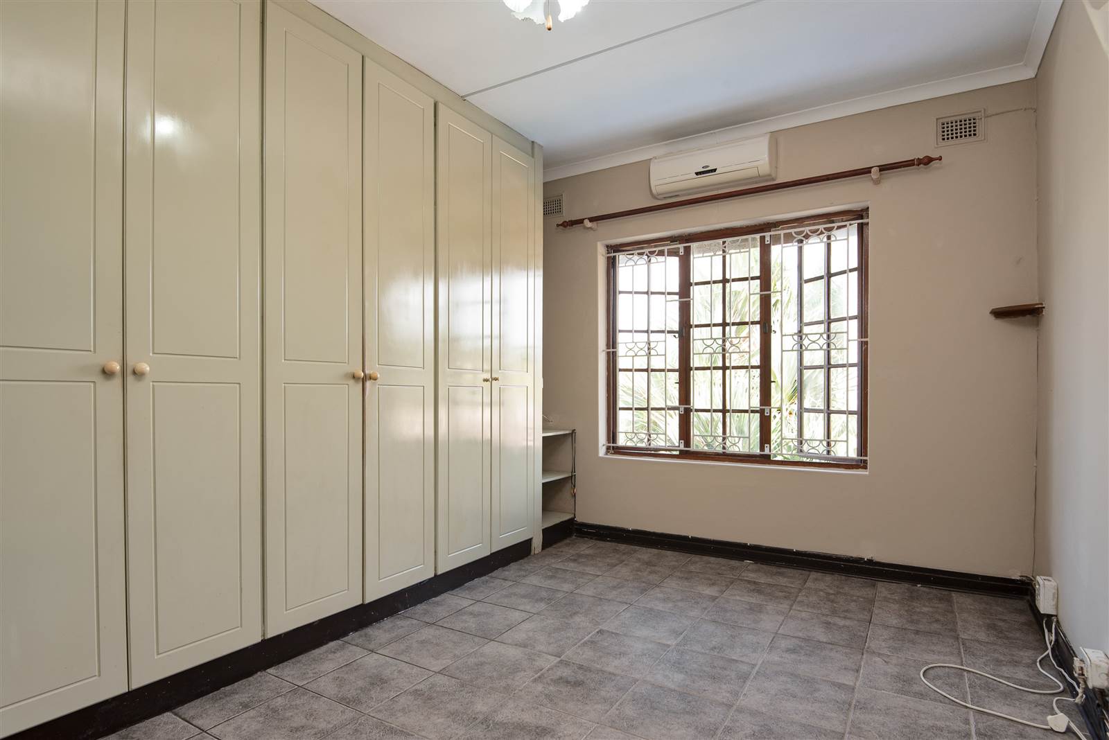 4 Bed Apartment in Tongaat Central photo number 5