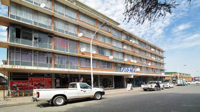 2 Bed Apartment in Witbank Central photo number 1