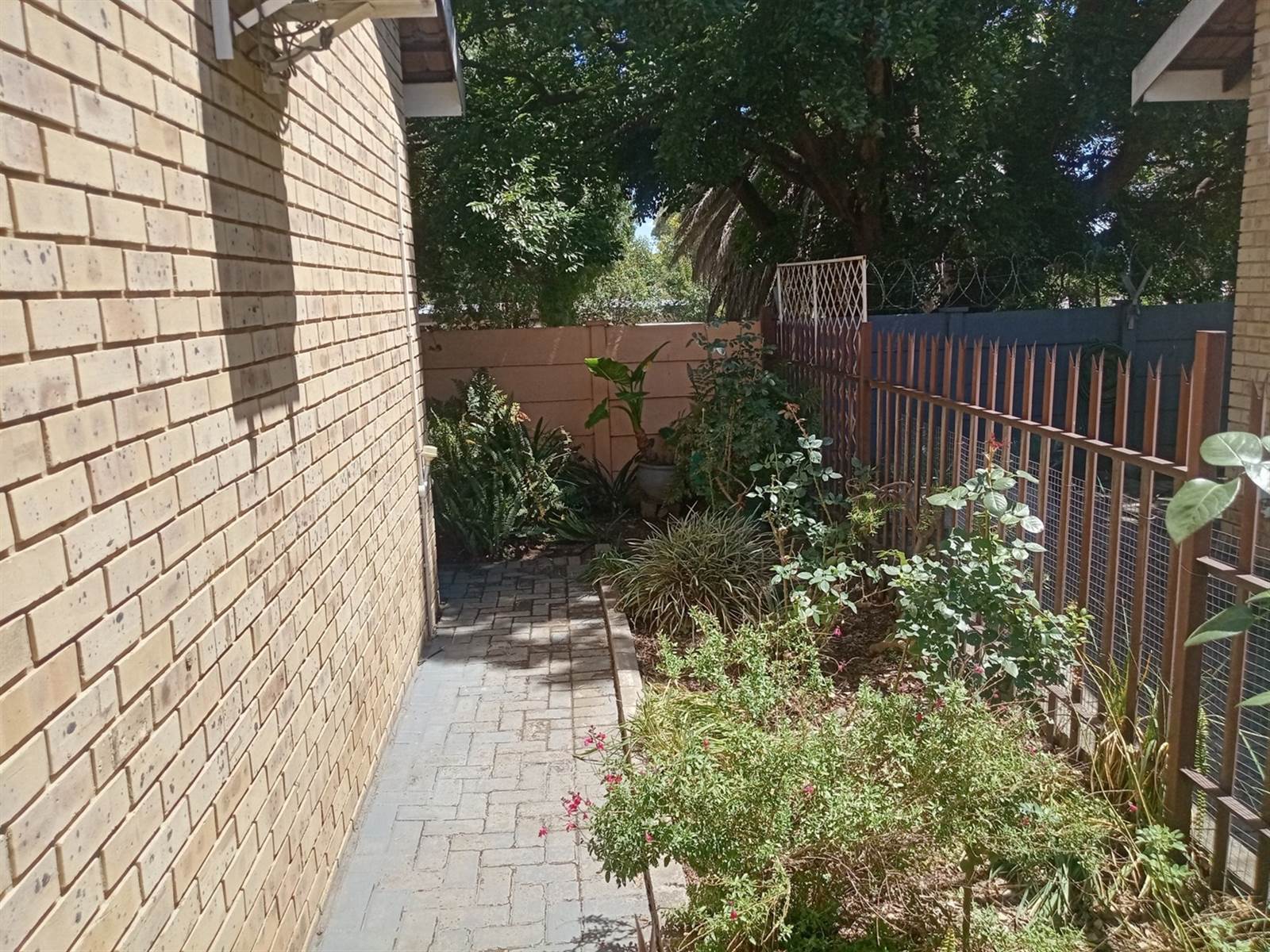 3 Bed Townhouse in Parys photo number 23