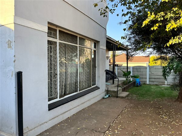 5 Bed House in Brakpan Central
