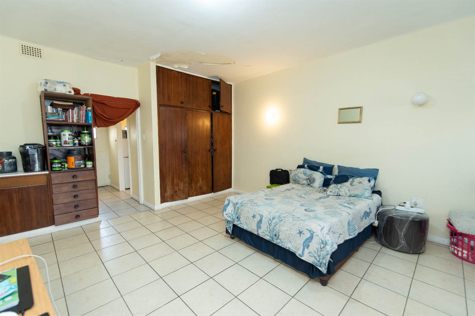 1 Bed Apartment in Port Elizabeth Central photo number 7