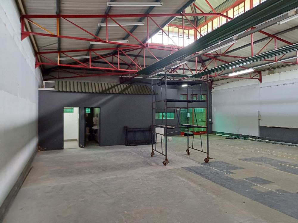 380  m² Industrial space in Highveld photo number 14