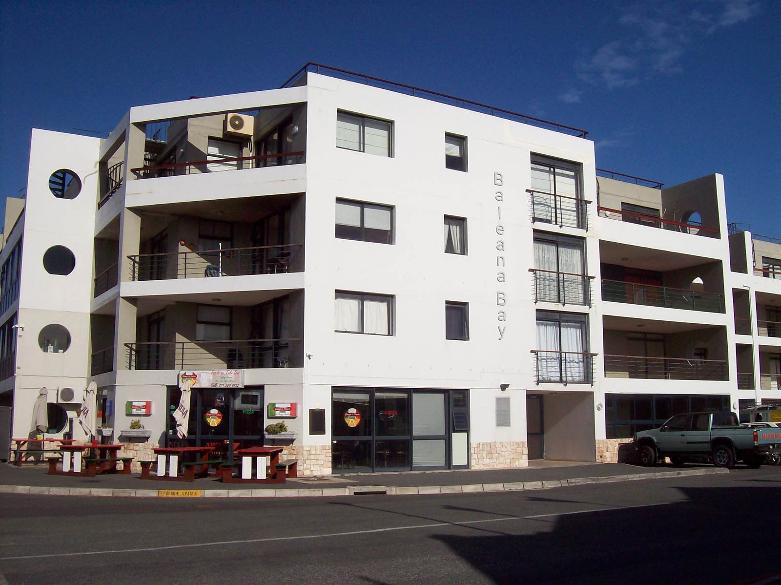 2 Bed Apartment in Gansbaai and surrounds photo number 2
