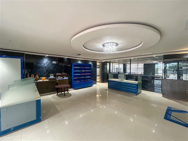 186  m² Office Space