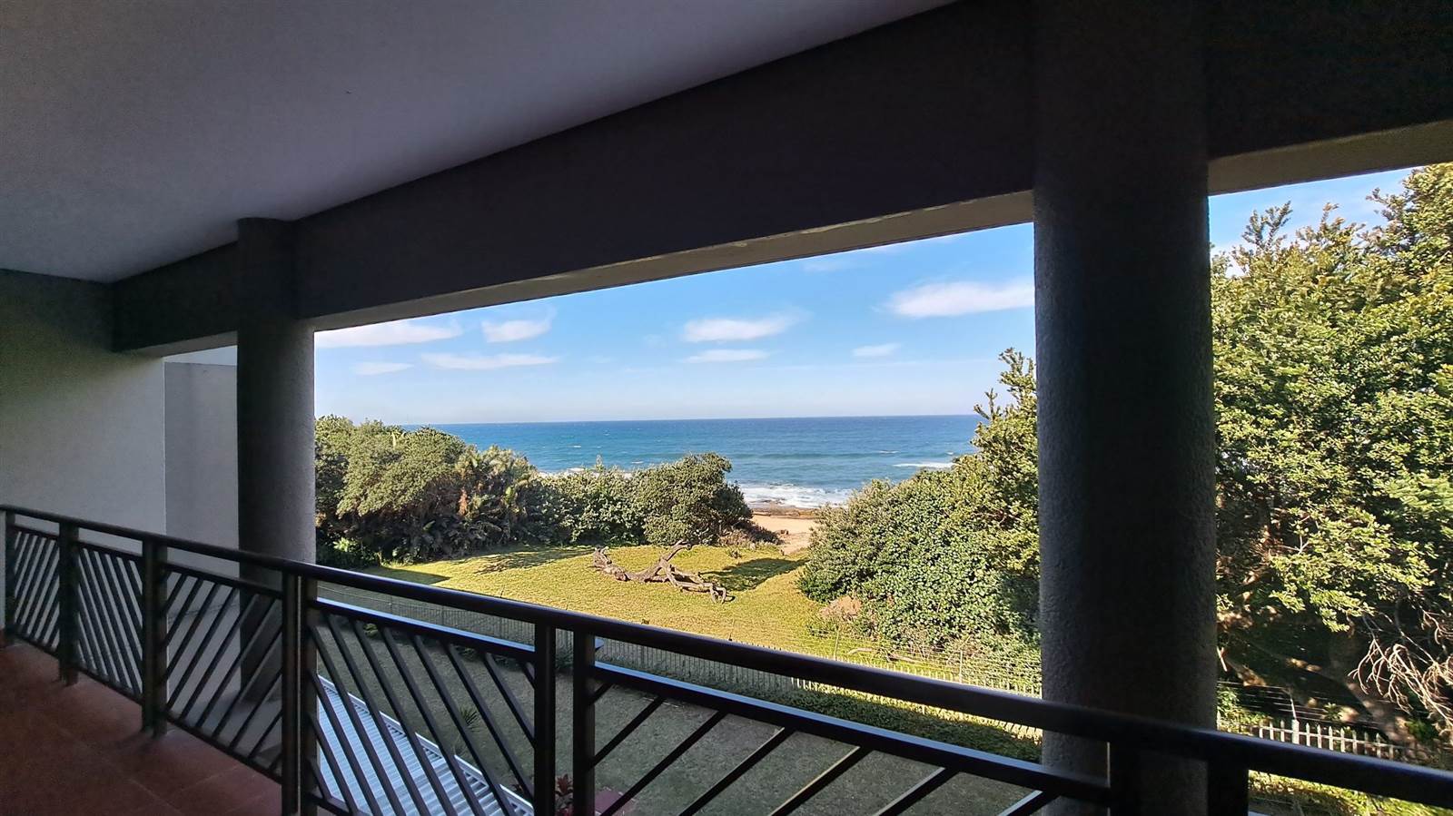 4 Bed Apartment in Shelly Beach photo number 3