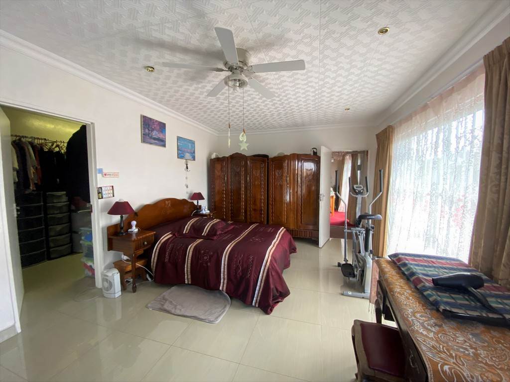 4 Bed House in Ladysmith photo number 15