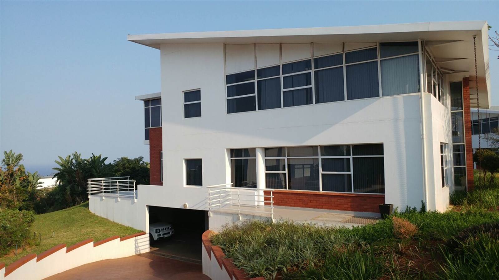 633  m² Office Space in La Lucia photo number 13