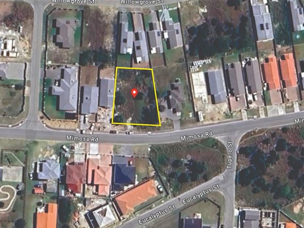 903 m² Land available in Fairview