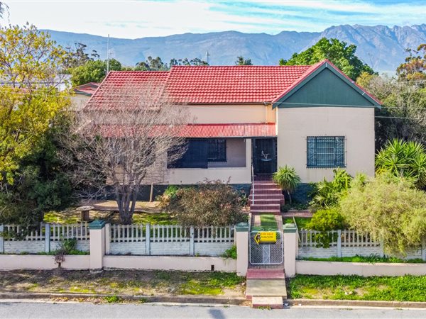 4 Bed House in Tulbagh