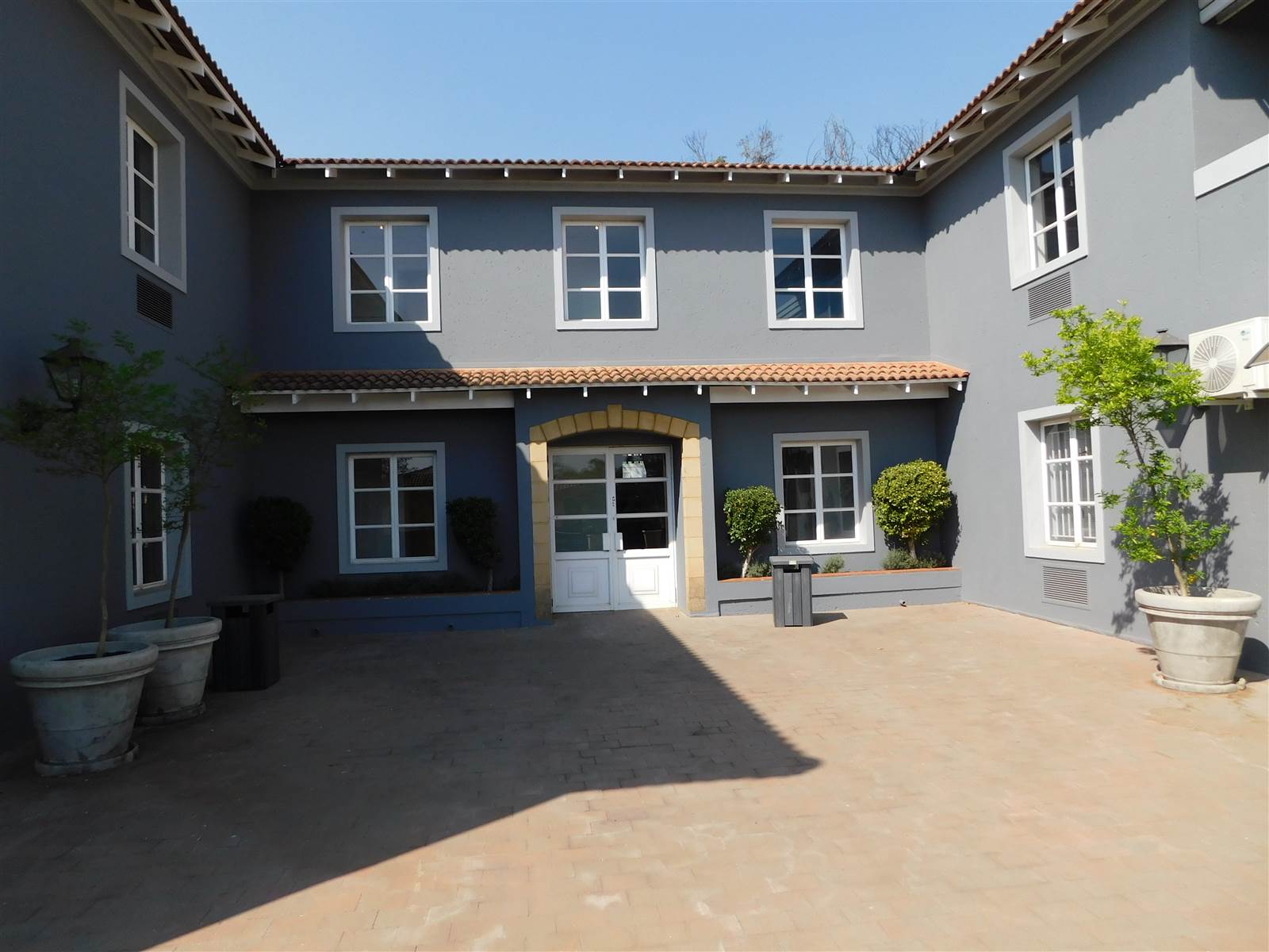 375 m² Commercial space to rent in Hyde Park RR4207583 Private Property