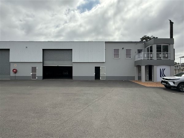 1 200  m² Industrial space