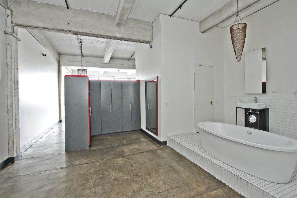 1 Bed Apartment in Maboneng photo number 13