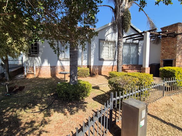3 Bedroom Townhouse 3 Bedroom Townhouse