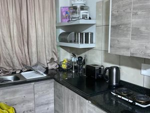 Apartment in Kew
