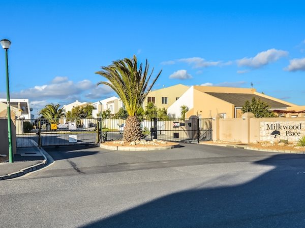 3 Bedroom Duplex 3 Bedroom Duplex