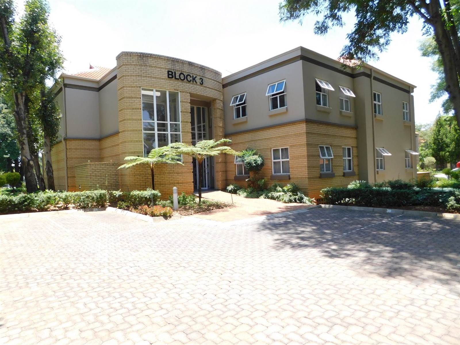 519  m² Office Space in Randburg Central photo number 2