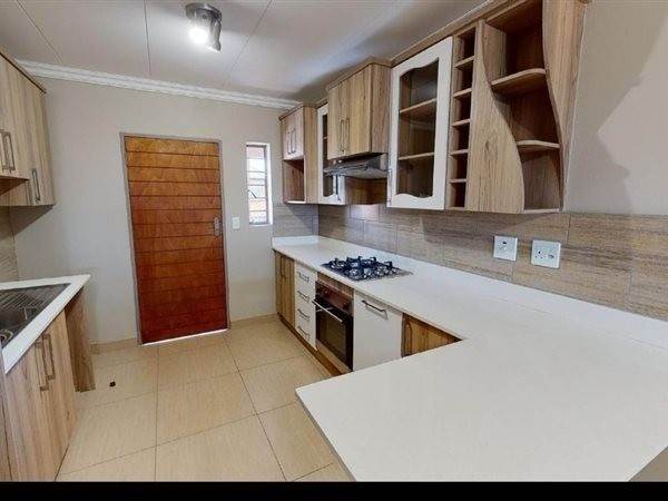 3 Bed Townhouse in Andeon AH photo number 1